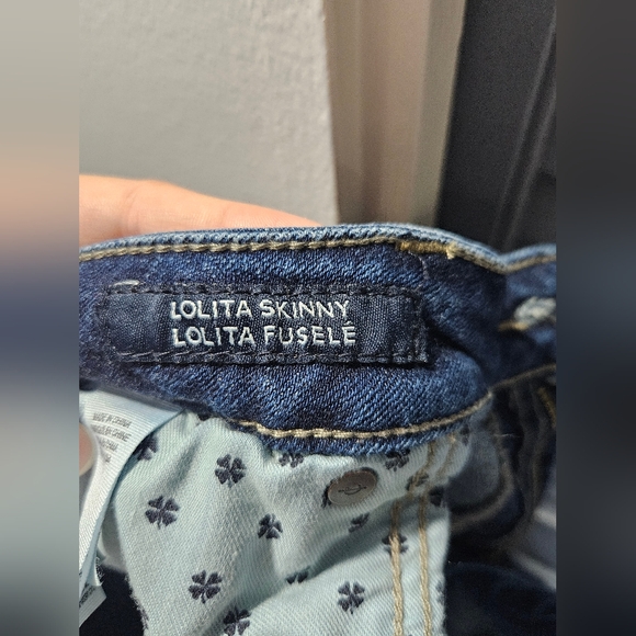 A Bundle of 2 - NOBO Summer Crop (Size L) & Lucky Brand Jeans (Size 12) - Picture 5 of 11